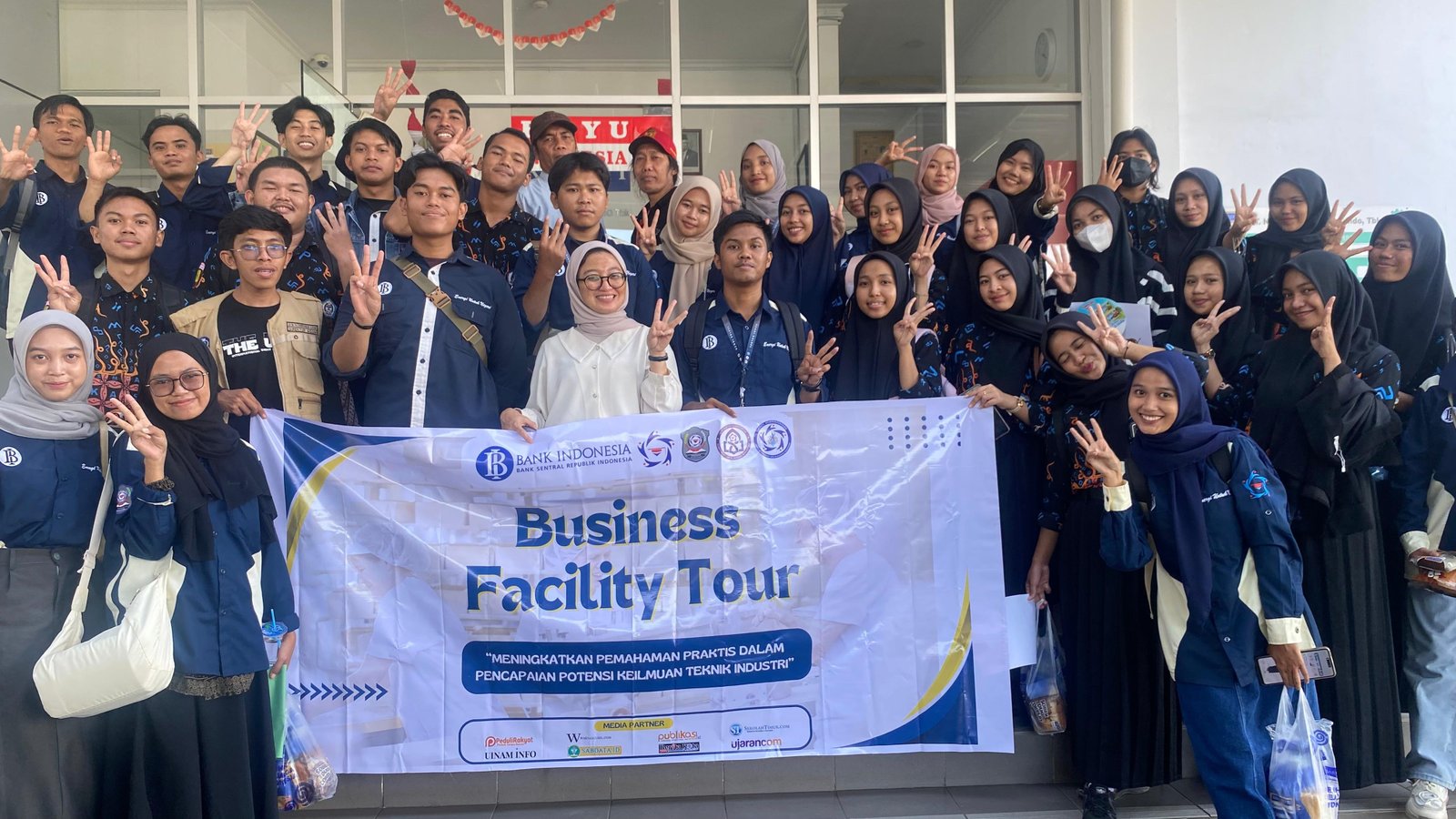 GenBI Deputi Kewirausahaan Komisariat UIN Alauddin Makassar Gelar Business Facility Tour di PT Nippon Indosari Corpindo Tbk (Sari Roti)