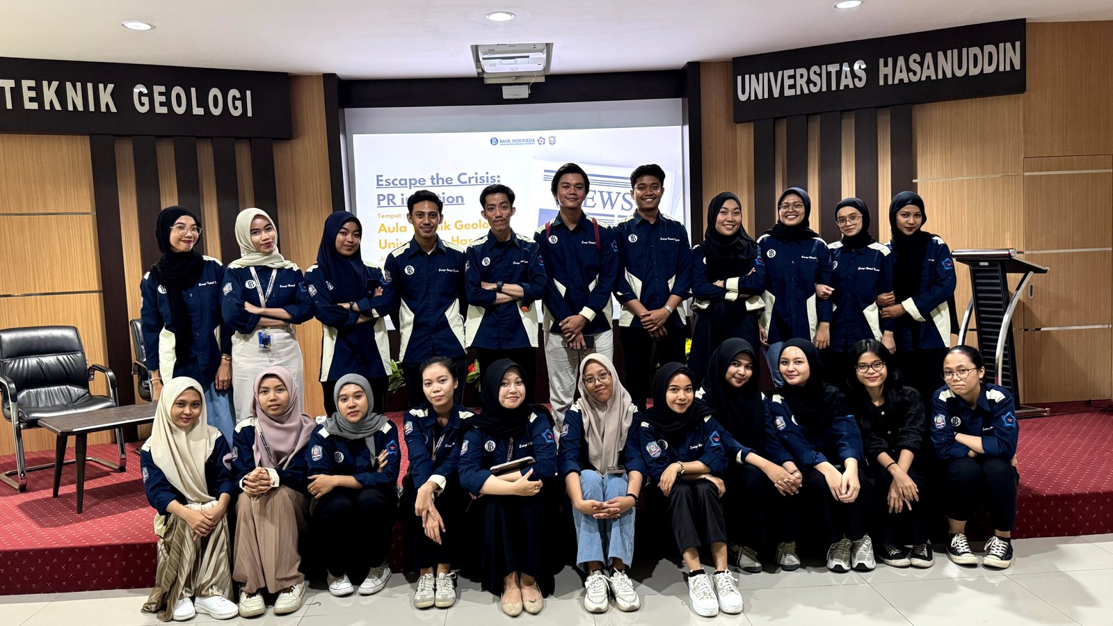 CRISIS PR : Mengasah Soft Skills Public Speaking dan Jurnalistik