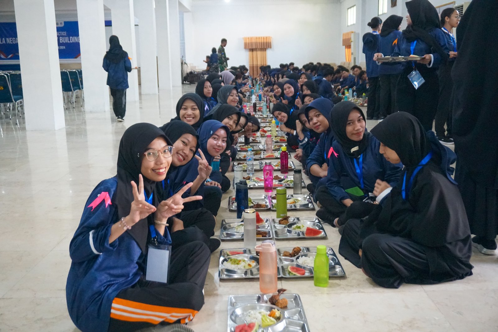 Foto Makan Bersama 